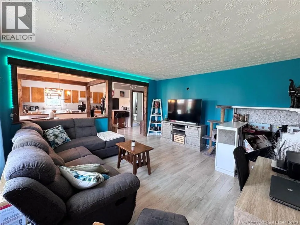 948 Du Pouvoir Road