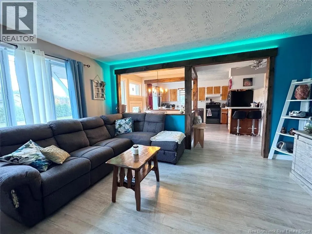 948 Du Pouvoir Road