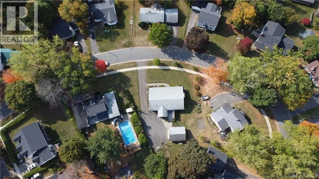 22 Woodfield Crescent