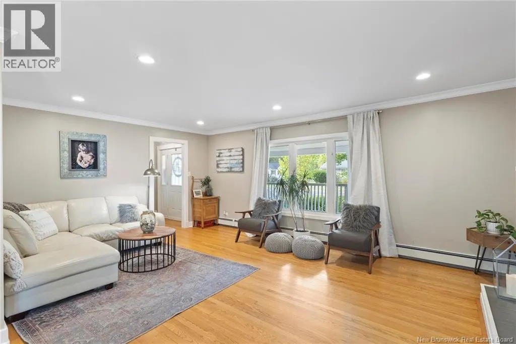 22 Woodfield Crescent