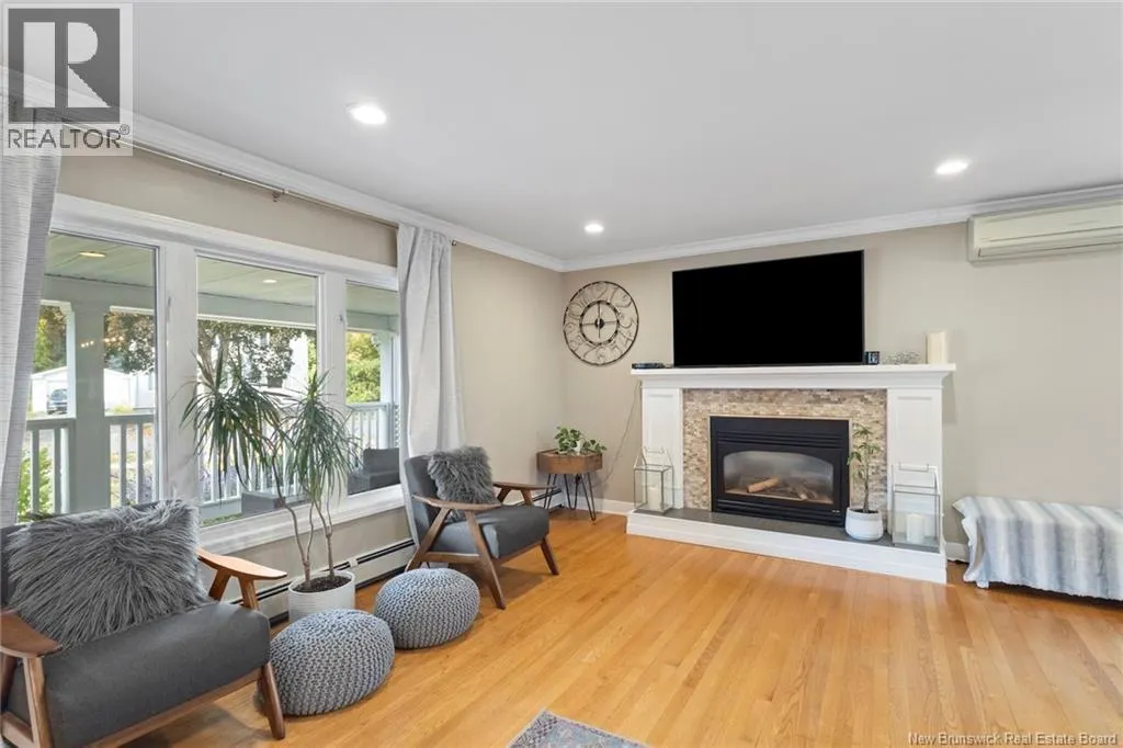 22 Woodfield Crescent