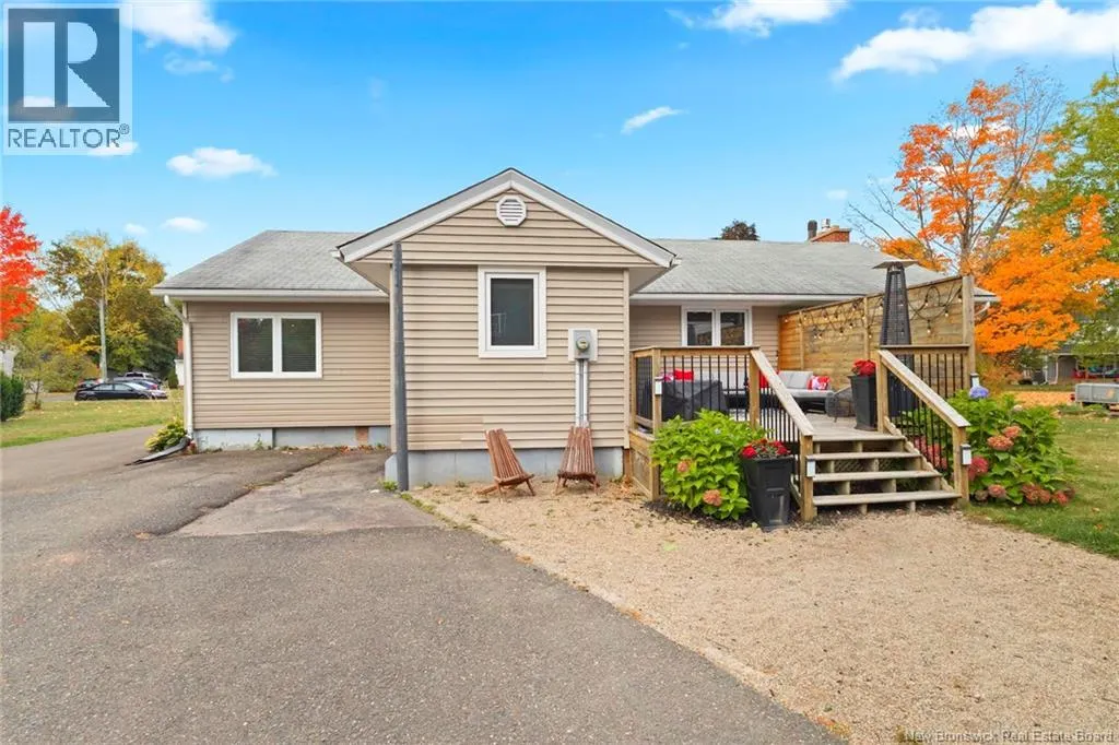 22 Woodfield Crescent