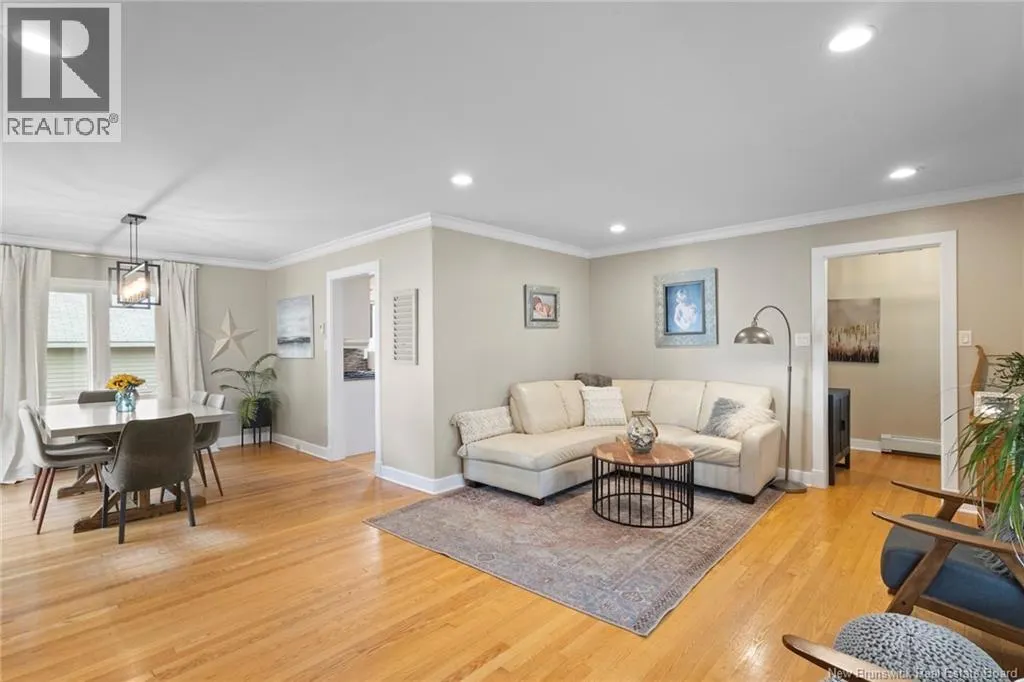 22 Woodfield Crescent