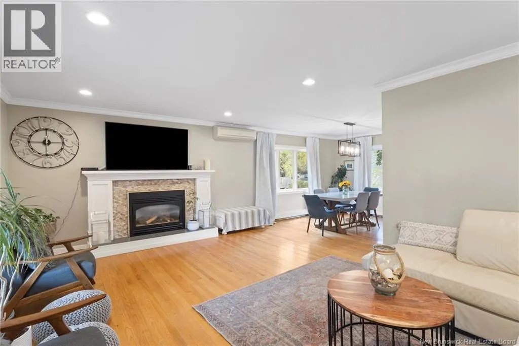 22 Woodfield Crescent