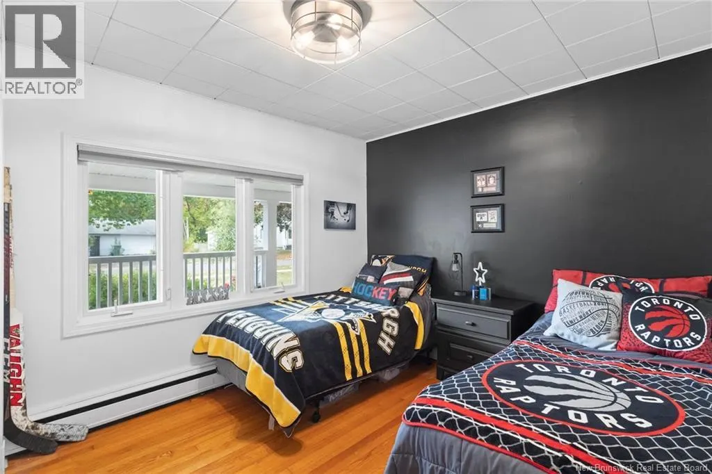 22 Woodfield Crescent