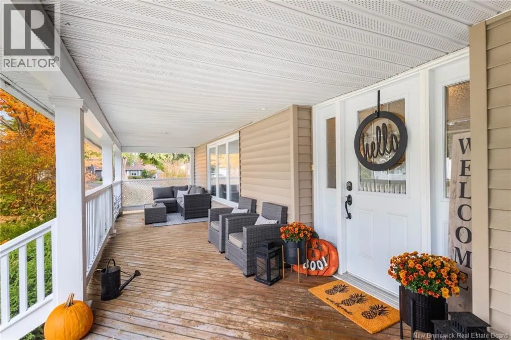 22 Woodfield Crescent