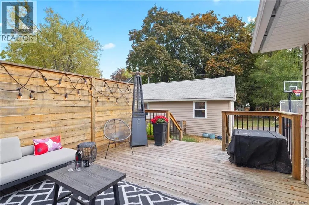 22 Woodfield Crescent
