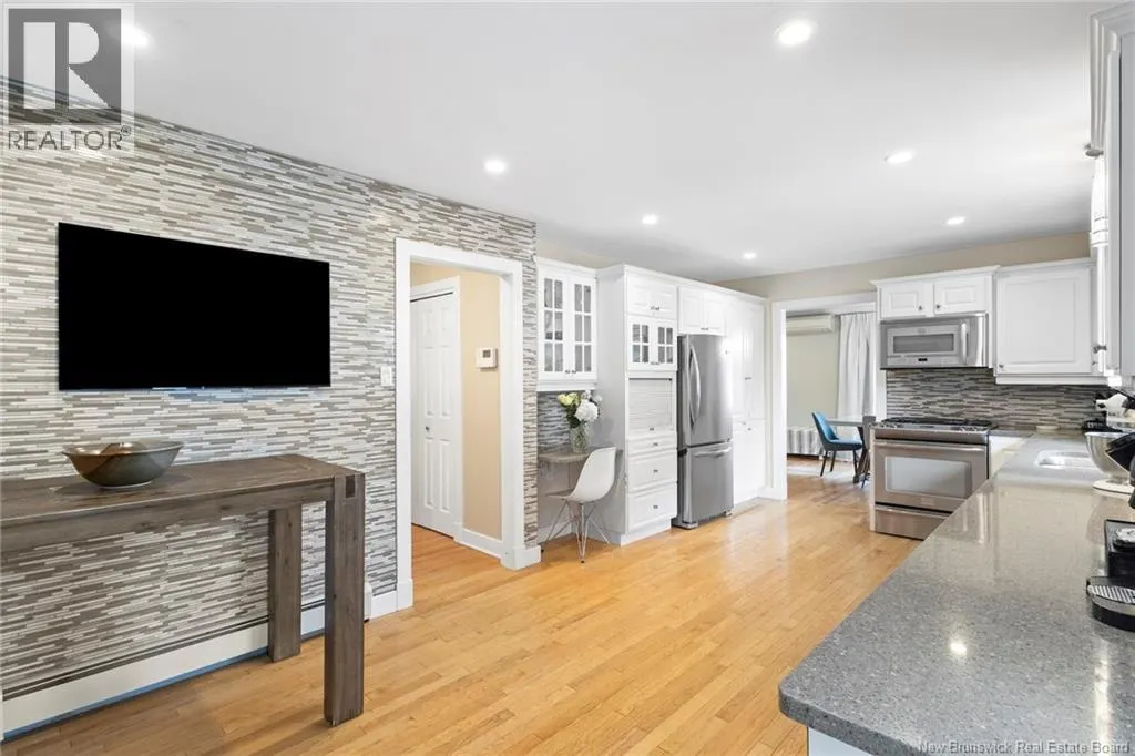 22 Woodfield Crescent