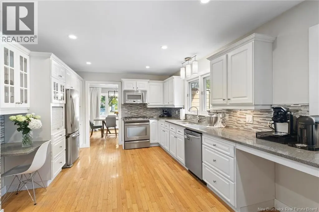 22 Woodfield Crescent