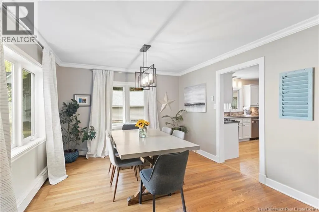 22 Woodfield Crescent
