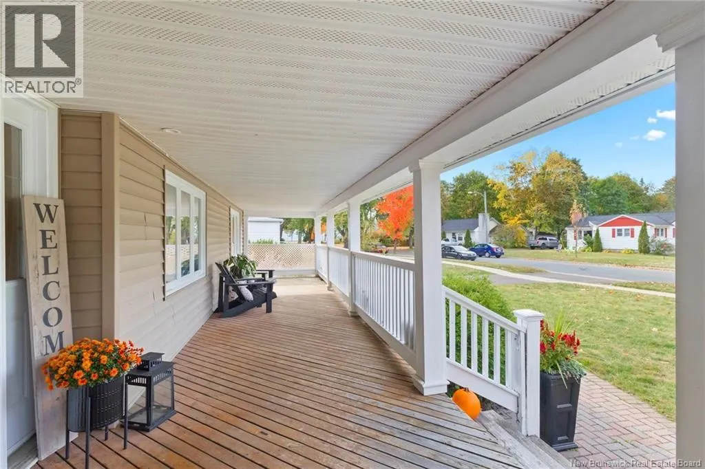 22 Woodfield Crescent