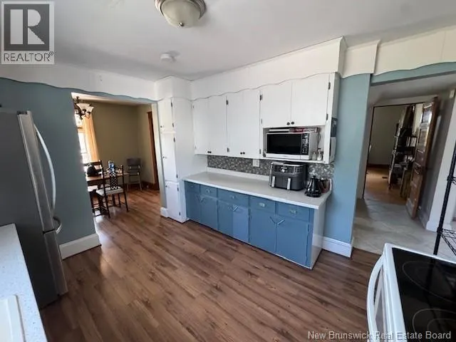 27 River Road