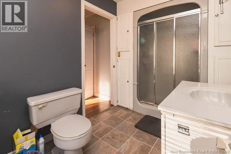11 Hallett Heights ...