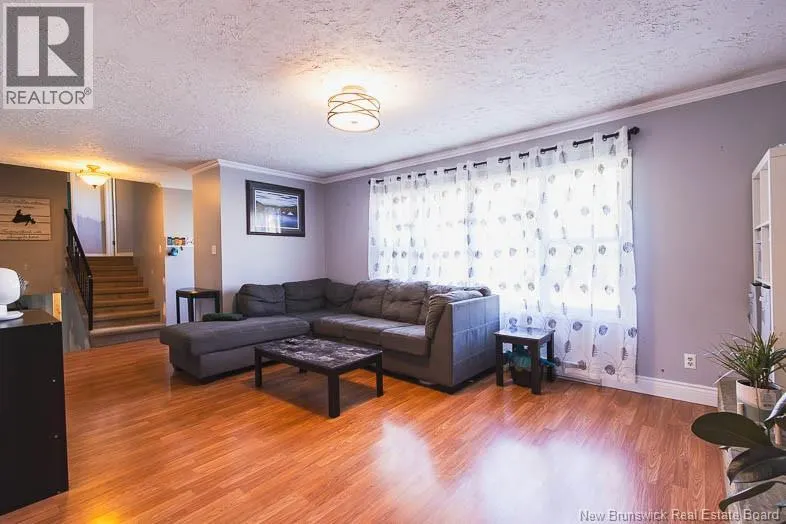 11 Hallett Heights ...