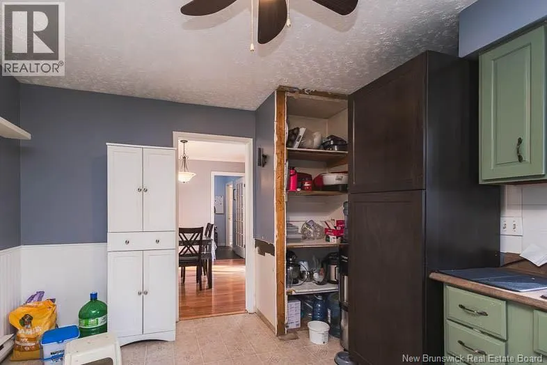 11 Hallett Heights ...