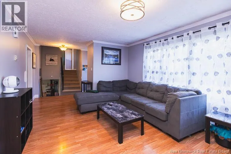 11 Hallett Heights ...