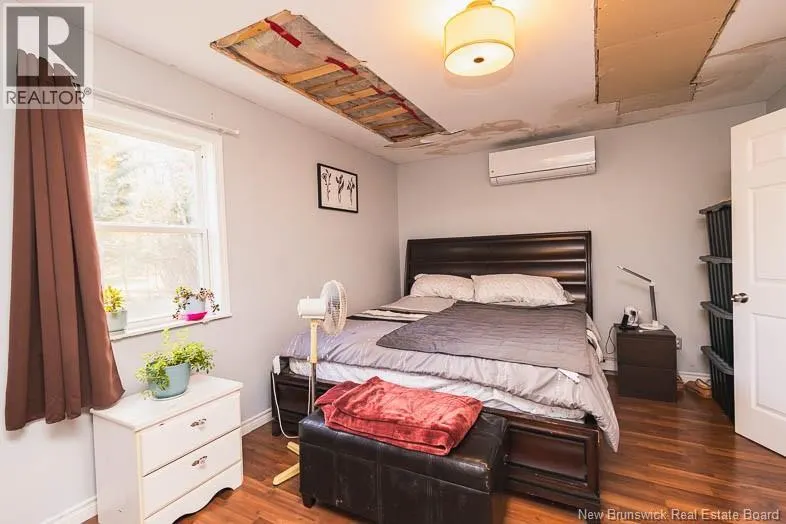 11 Hallett Heights ...