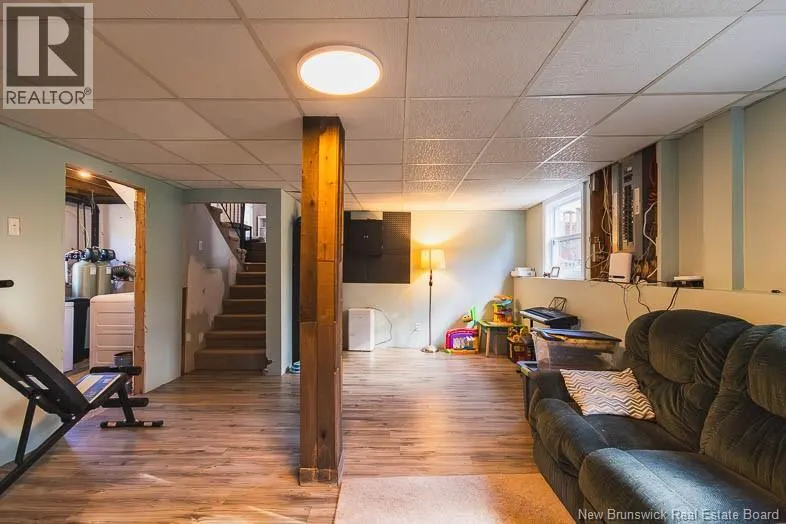 11 Hallett Heights ...