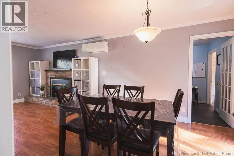 11 Hallett Heights ...