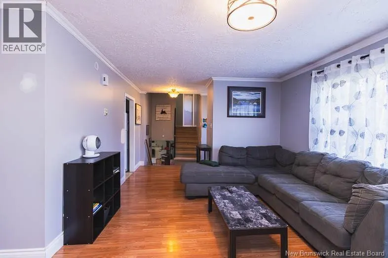 11 Hallett Heights ...