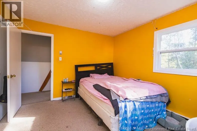 11 Hallett Heights ...