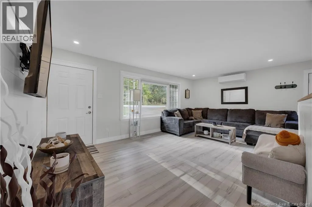 1 Woodridge Drive
