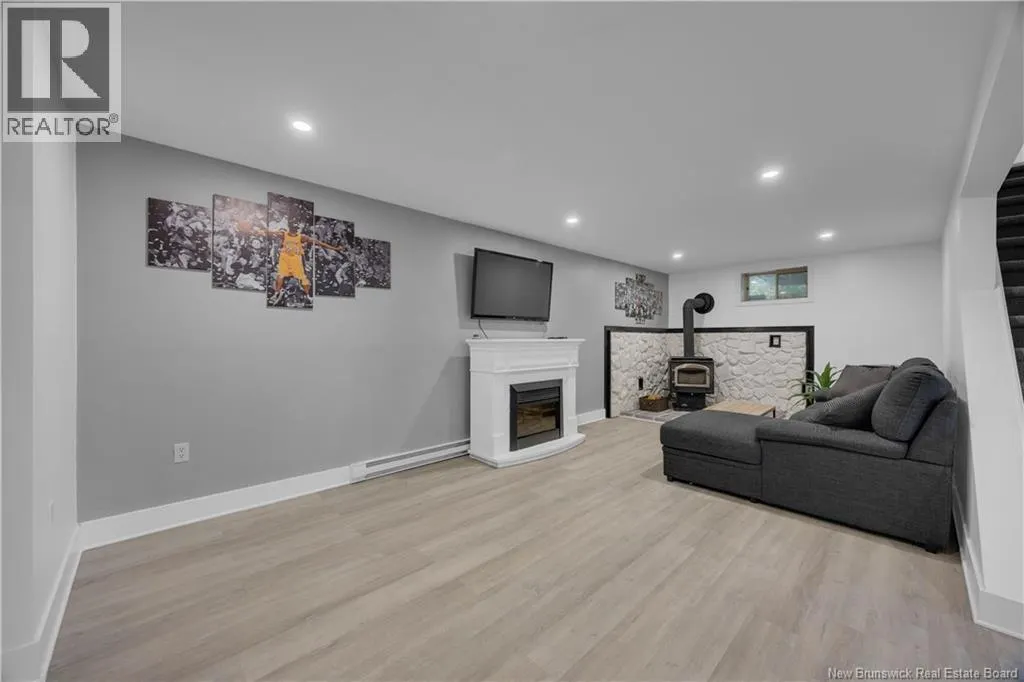 1 Woodridge Drive