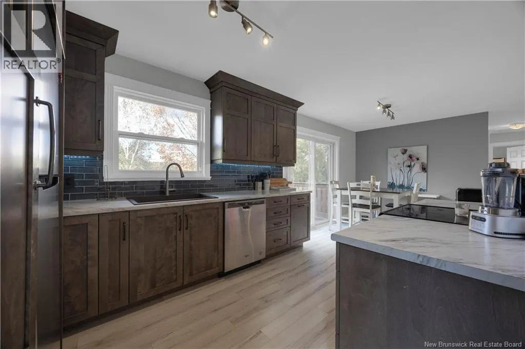 1 Woodridge Drive