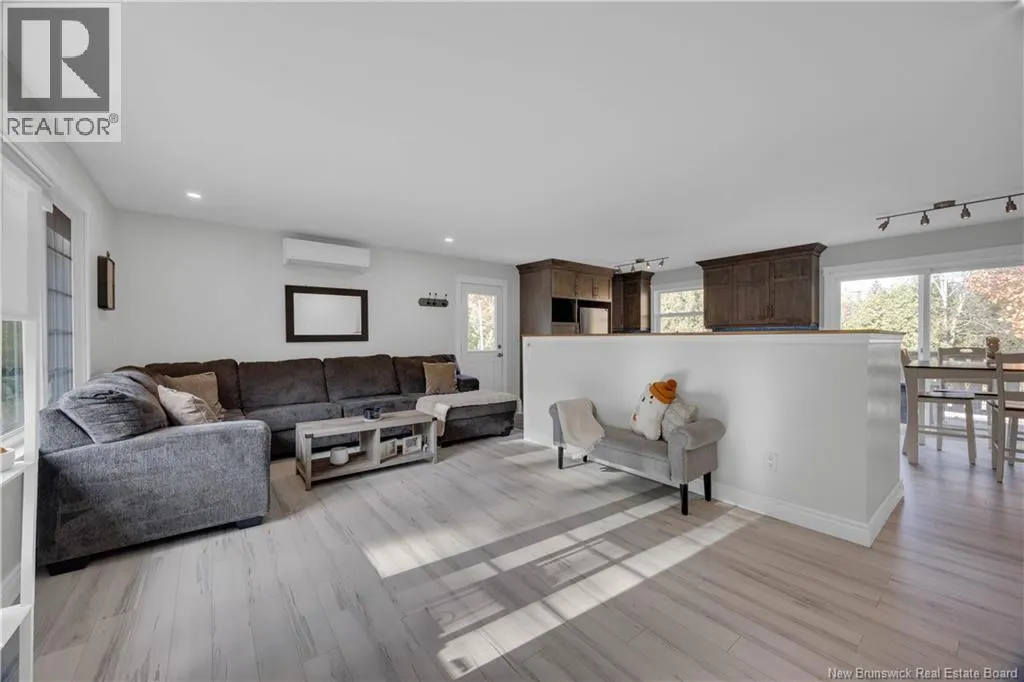 1 Woodridge Drive