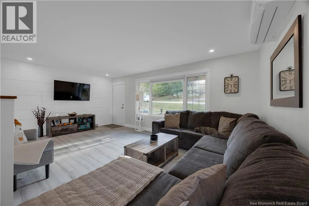 1 Woodridge Drive