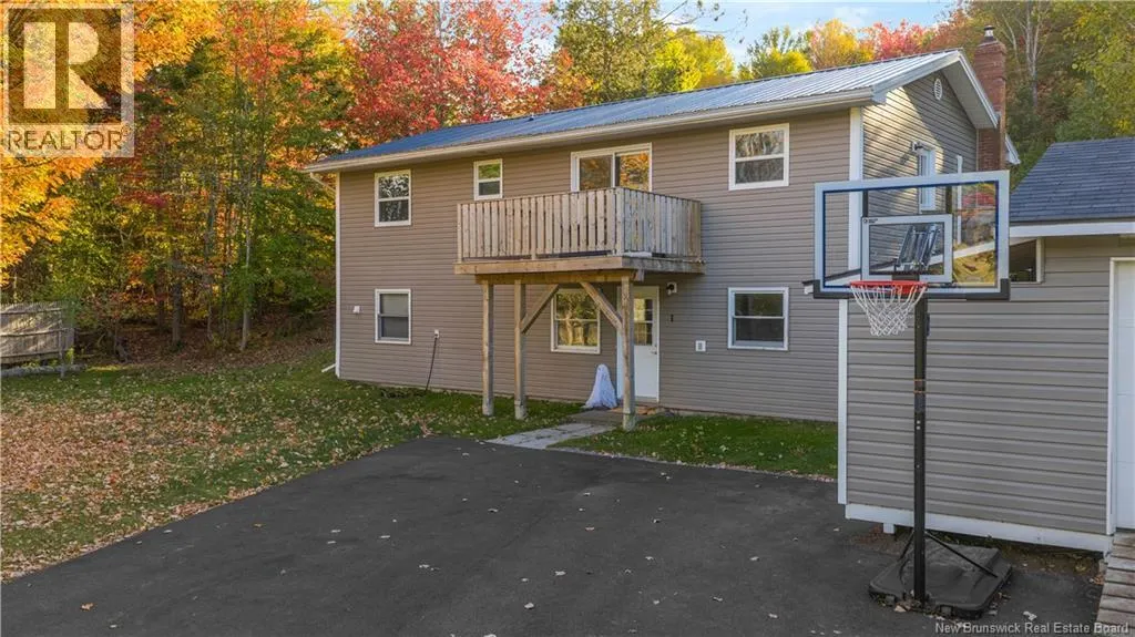 1 Woodridge Drive