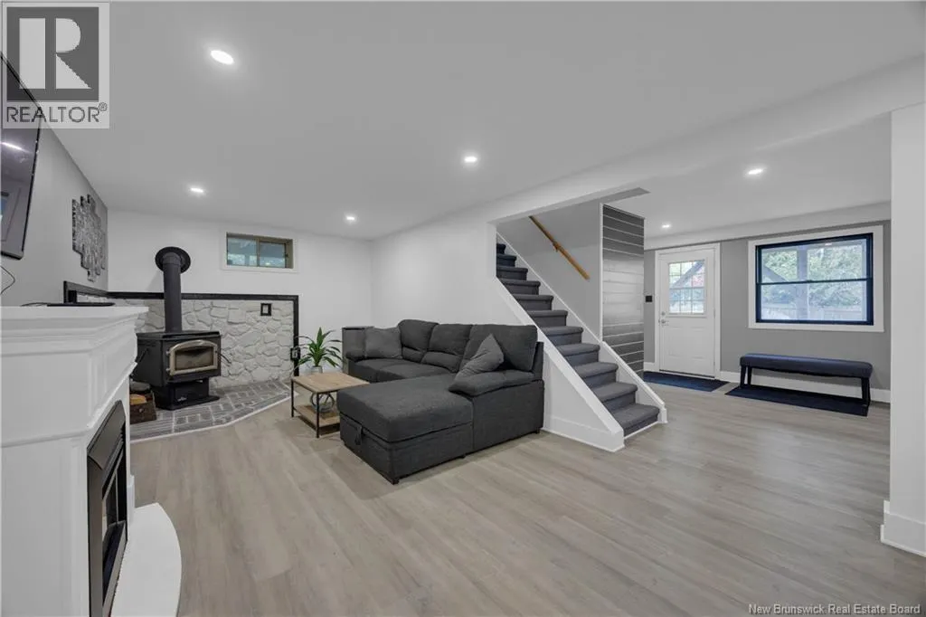 1 Woodridge Drive