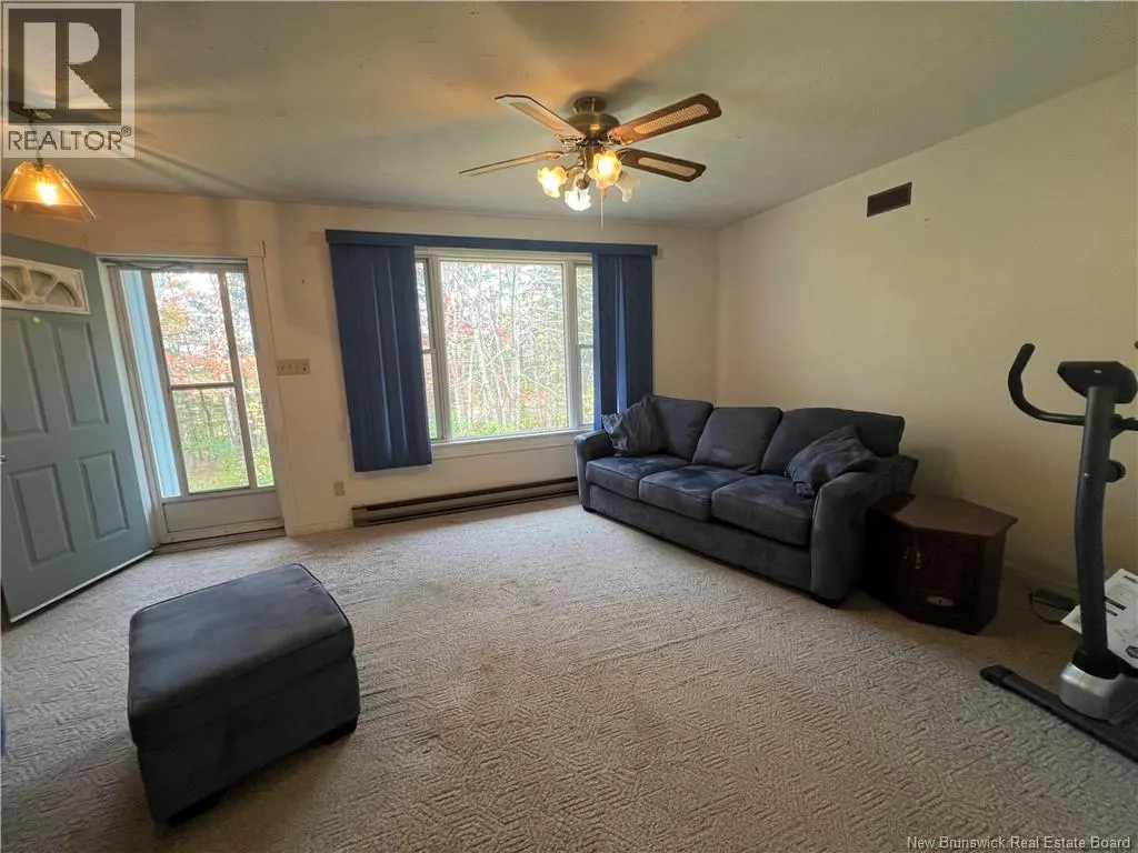 9 Crestline Drive