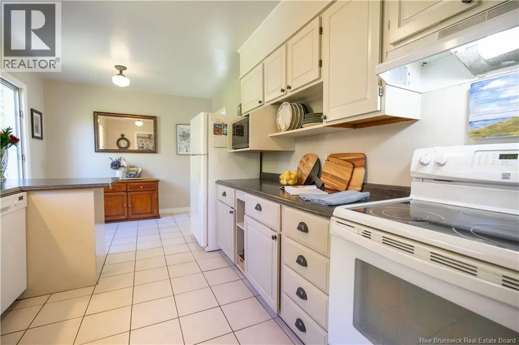 14 Longwood Drive