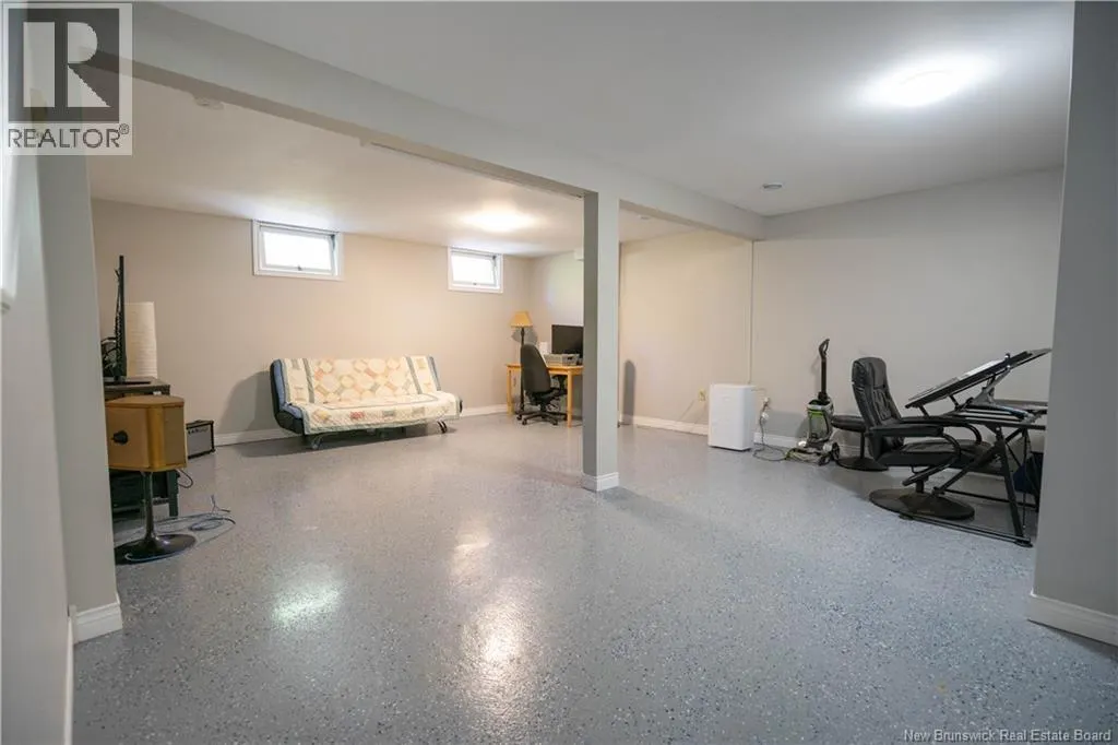 14 Longwood Drive