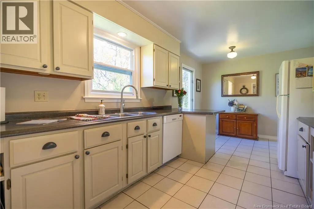 14 Longwood Drive