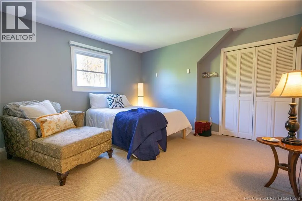 14 Longwood Drive