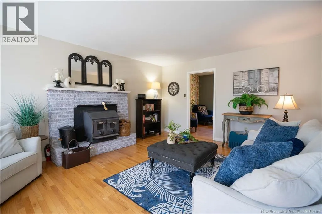 14 Longwood Drive