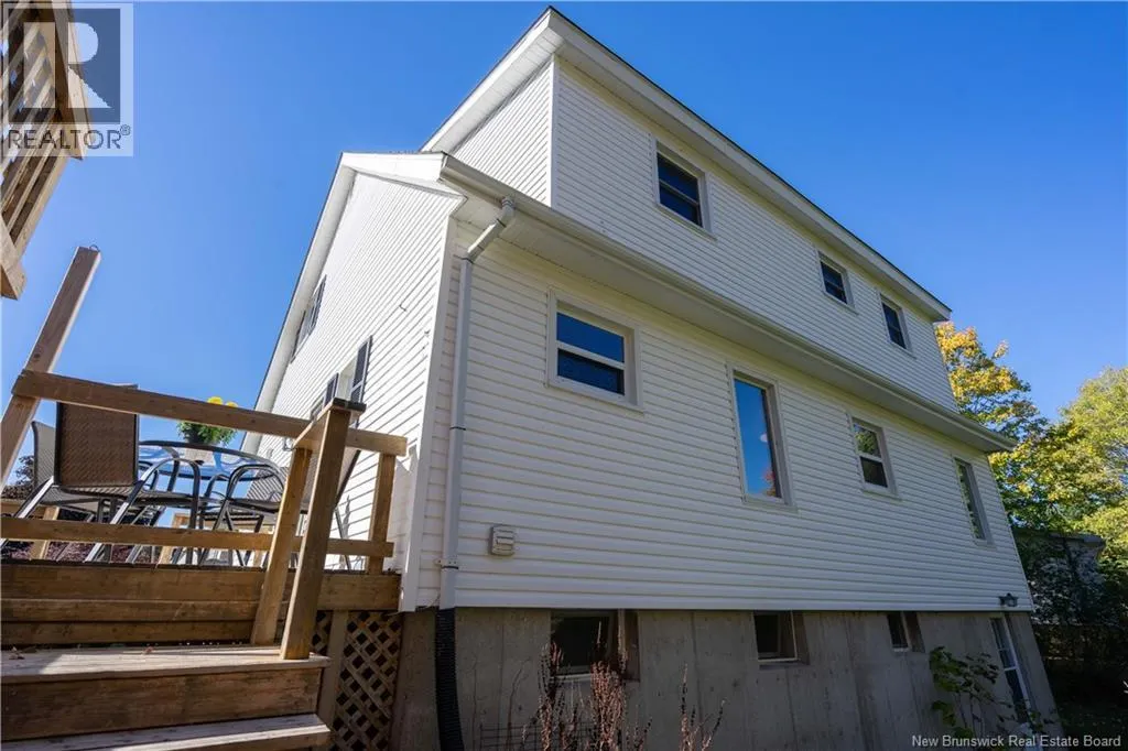 14 Longwood Drive