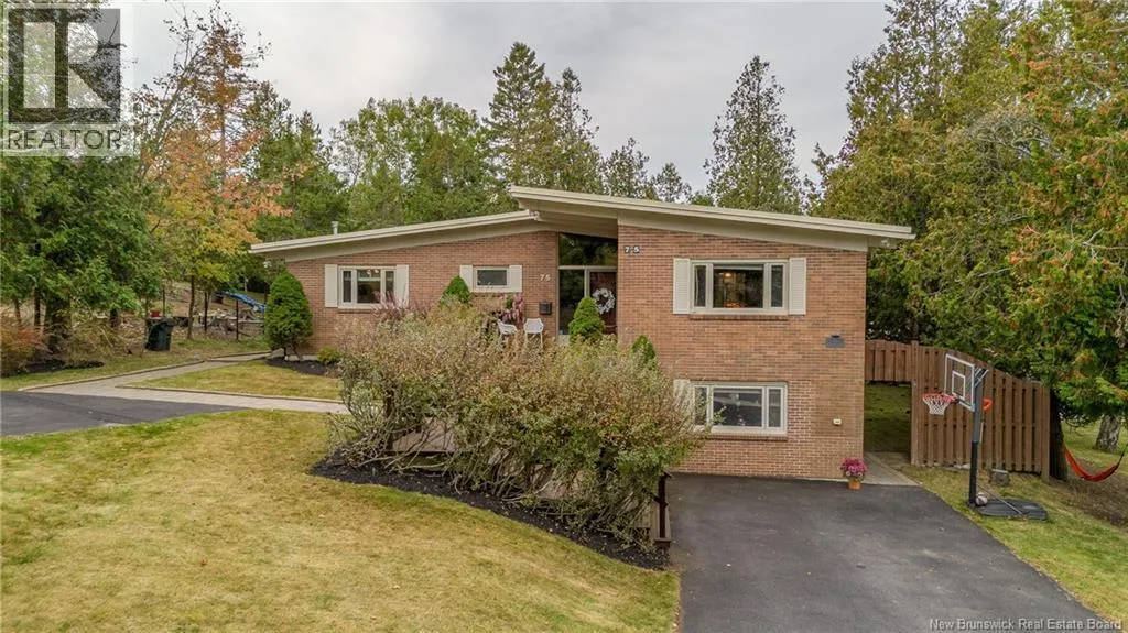 75 Crown Hill Crescent
