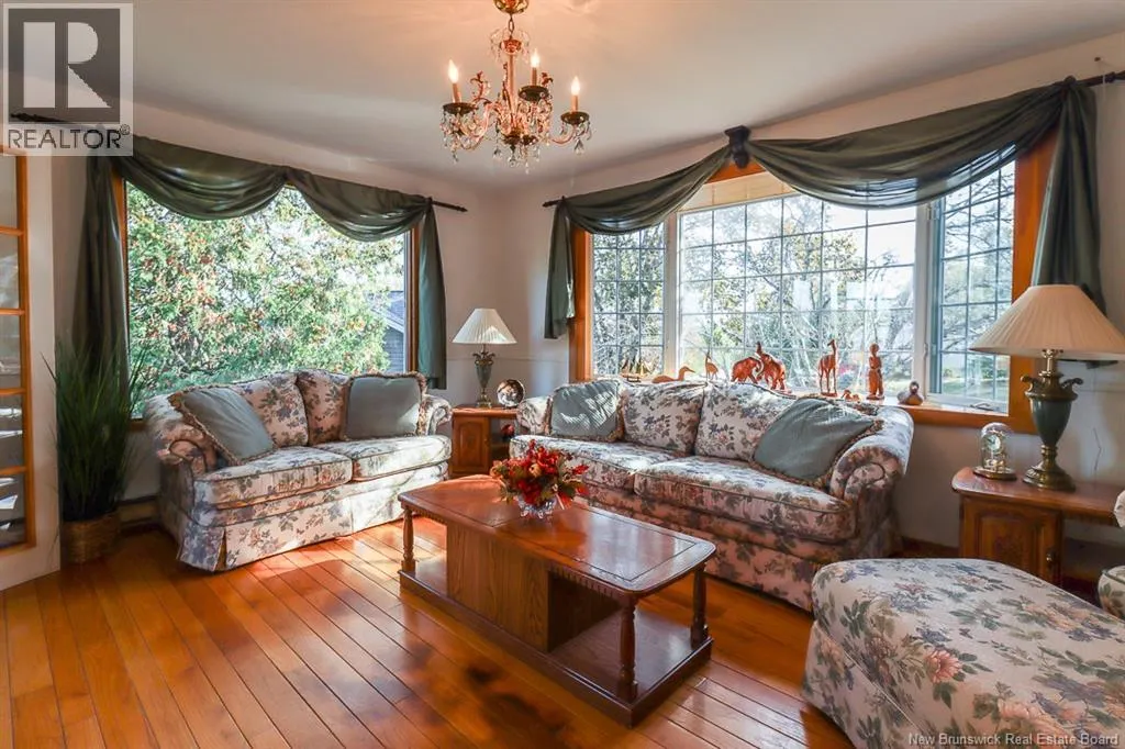 253 Bay Crescent Drive