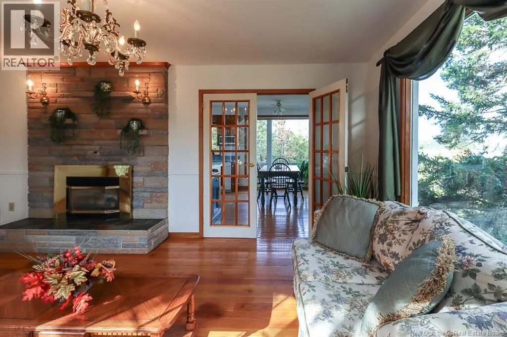 253 Bay Crescent Drive
