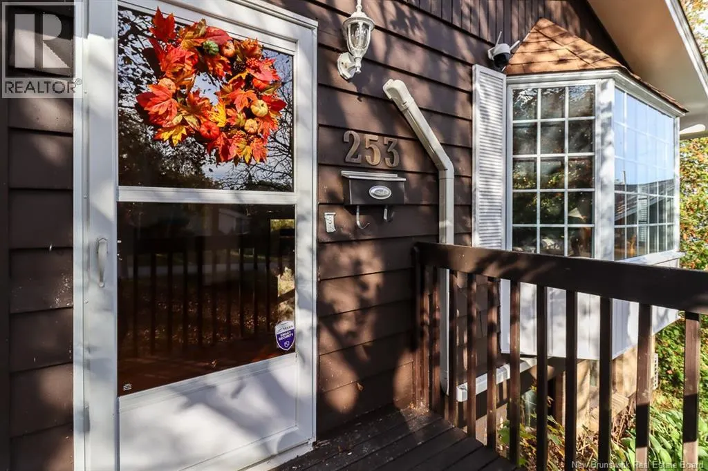253 Bay Crescent Drive