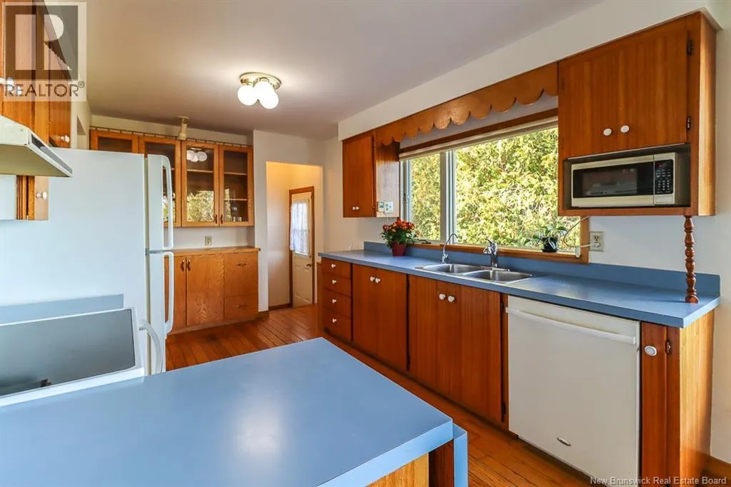 253 Bay Crescent Drive