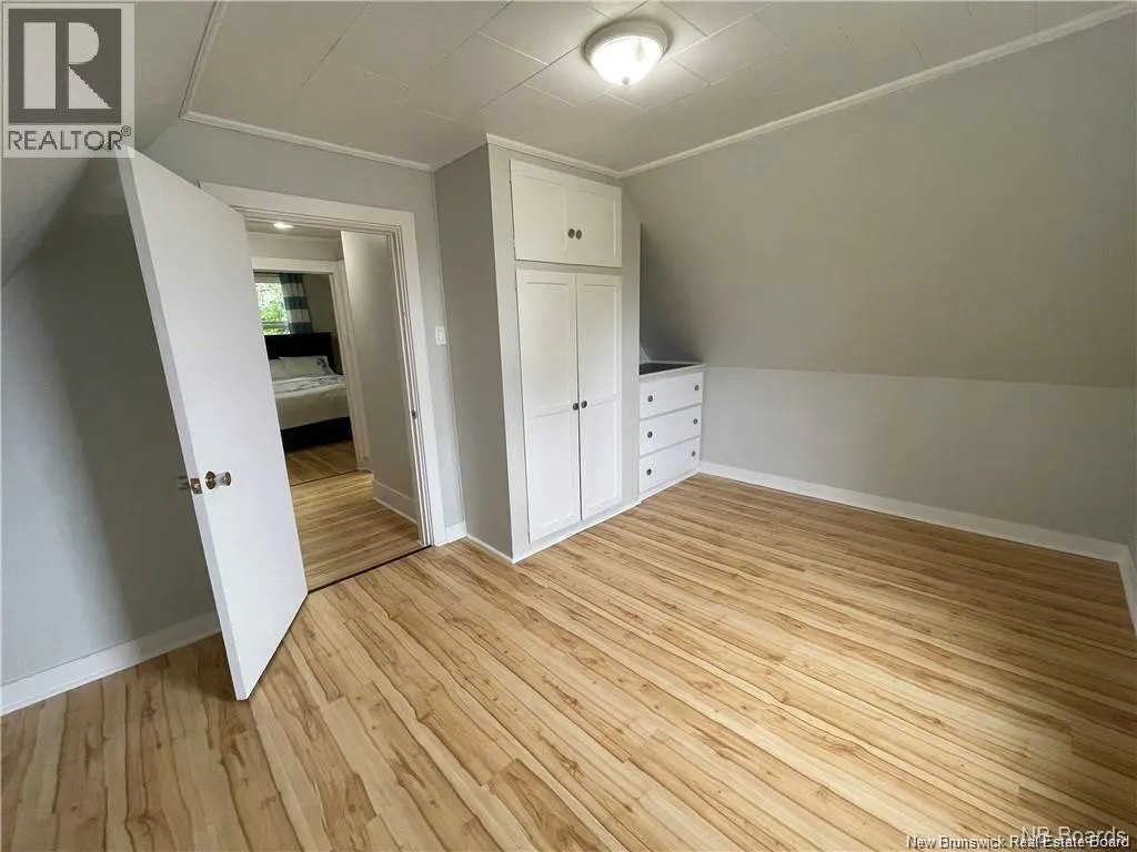 519 King George Way