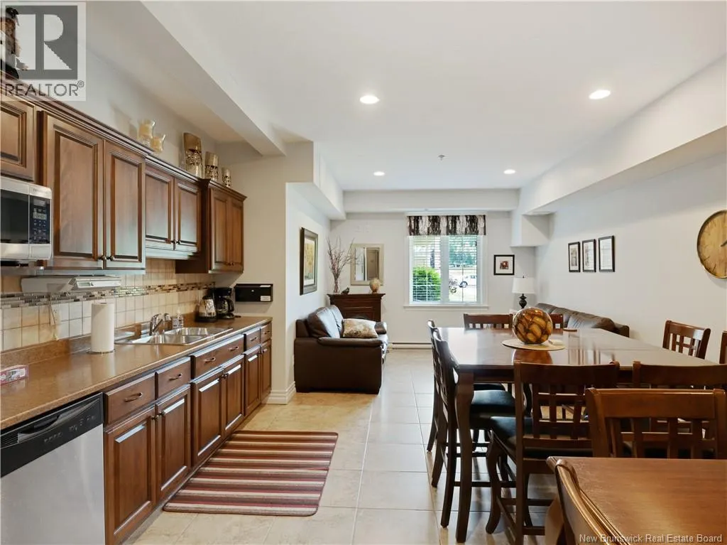 65 Diamond Head Unit# 112
