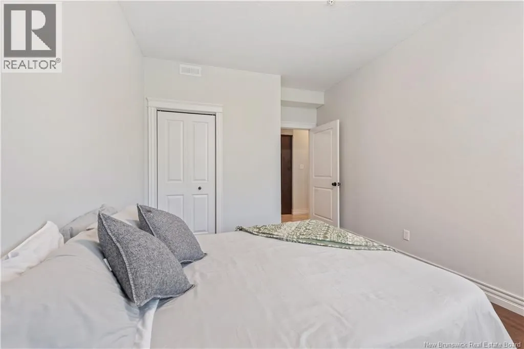 65 Diamond Head Unit# 112