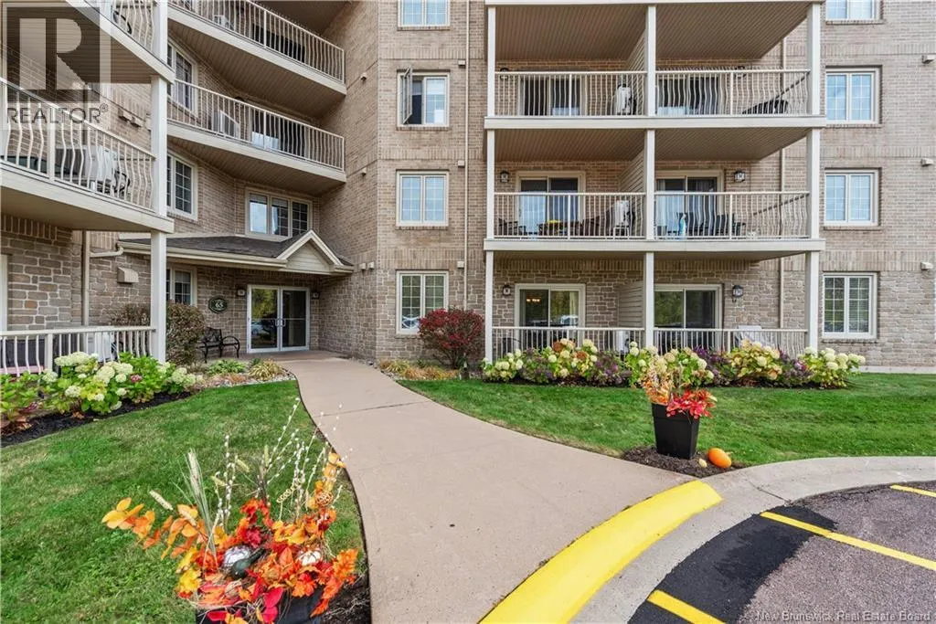 65 Diamond Head Unit# 112