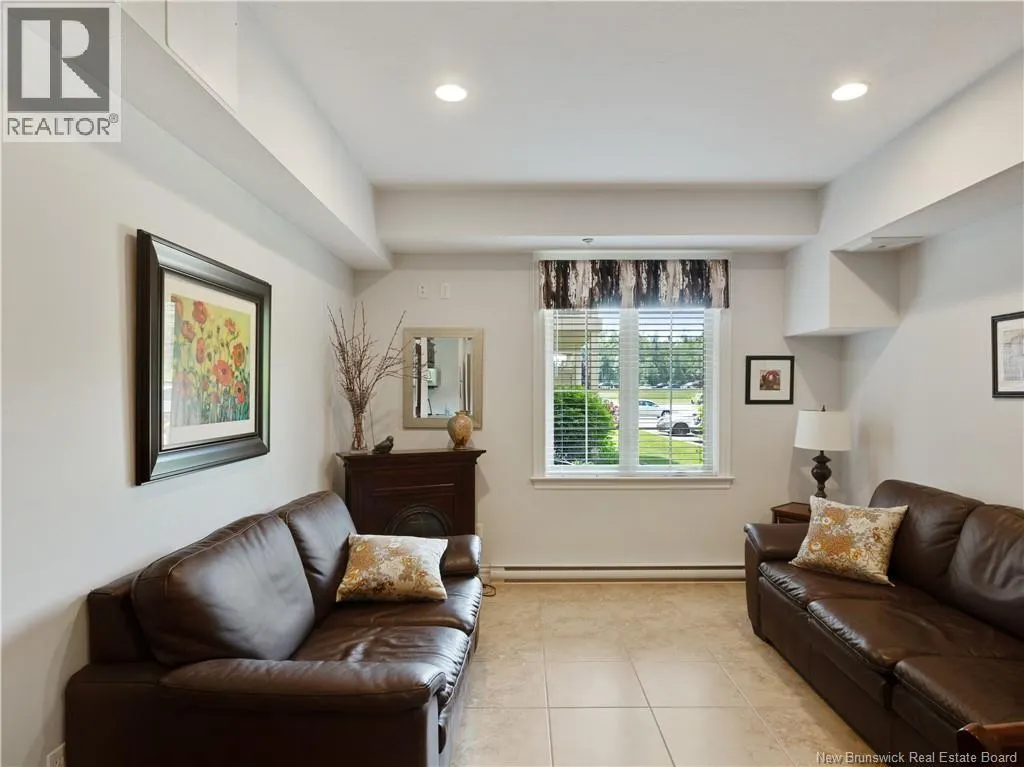 65 Diamond Head Unit# 112