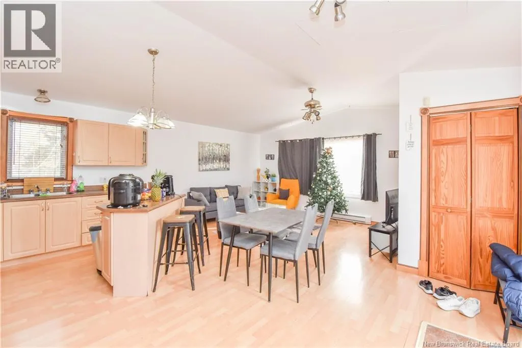 373 rue Coughlan Street